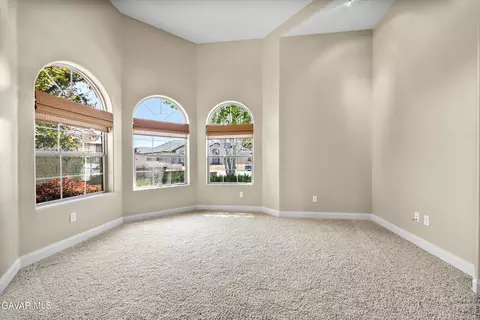 Living - 507 Mesquite Dr, Tehachapi, CA 93561 photo 5 of 5