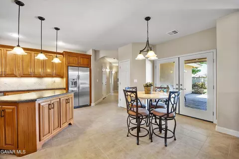 Kitchen - 507 Mesquite Dr, Tehachapi, CA 93561 photo 2 of 6