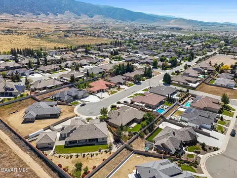 View/Area - 507 Mesquite Dr, Tehachapi, CA 93561 photo 2 of 5