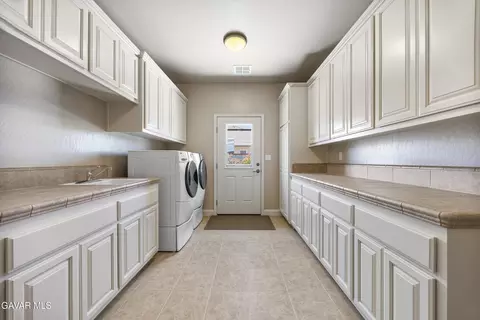Other - 507 Mesquite Dr, Tehachapi, CA 93561 photo 8 of 9