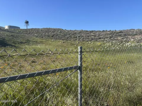28299 Enderly St, Canyon Country, CA 91351