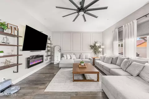 Living - 43857 47th St W, Lancaster, CA 93536 photo 1 of 7