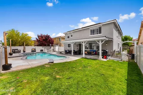 Exterior - 43857 47th St W, Lancaster, CA 93536 photo 4 of 11