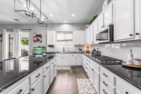 Kitchen - 43857 47th St W, Lancaster, CA 93536 photo 3 of 6