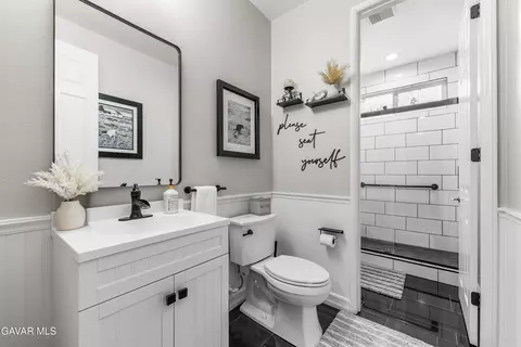 Bath - 43857 47th St W, Lancaster, CA 93536 photo 3 of 7
