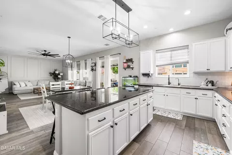 Kitchen - 43857 47th St W, Lancaster, CA 93536 photo 2 of 6