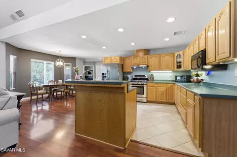 Kitchen - 20761 Schout Rd, Tehachapi, CA 93561 photo 1 of 4
