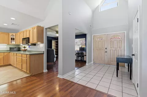 Entry Way - 20761 Schout Rd, Tehachapi, CA 93561 photo 1 of 1