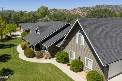 Exterior - 20761 Schout Rd, Tehachapi, CA 93561 photo 5 of 6