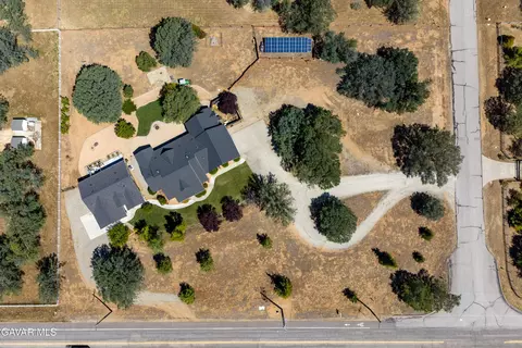 View/Area - 20761 Schout Rd, Tehachapi, CA 93561 photo 7 of 9