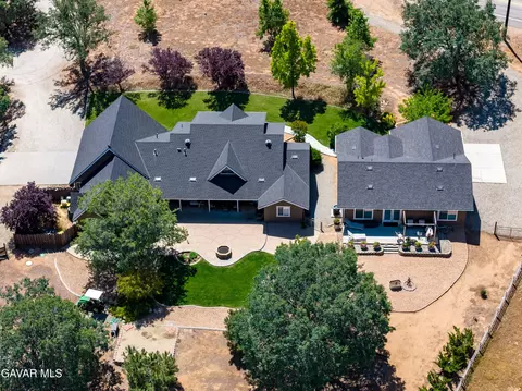 View/Area - 20761 Schout Rd, Tehachapi, CA 93561 photo 2 of 9