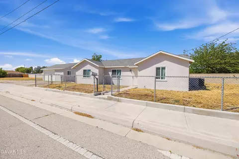 1807 Avenue K8 W, Lancaster, CA 93534