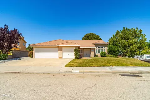 4527 Brisa Dr, Palmdale, CA 93551