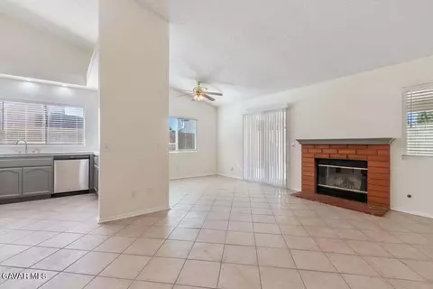 Living - 45133 E 17th St, Lancaster, CA 93535 photo 5 of 6