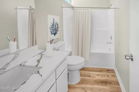 Bath - 741 Desert Calico Dr, Lancaster, CA 93534 photo 3 of 4