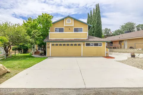 22812 Retreat Pl, Tehachapi, CA 93561