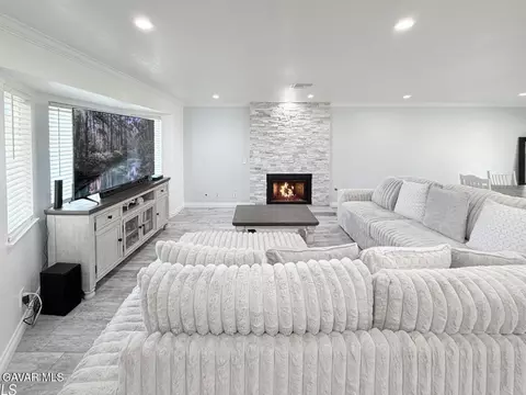 Living - 1802 Linda Ave, Lancaster, CA 93534 photo 2 of 4