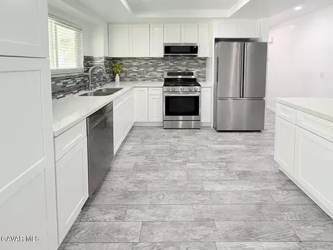 Kitchen - 1802 Linda Ave, Lancaster, CA 93534 photo 4 of 5