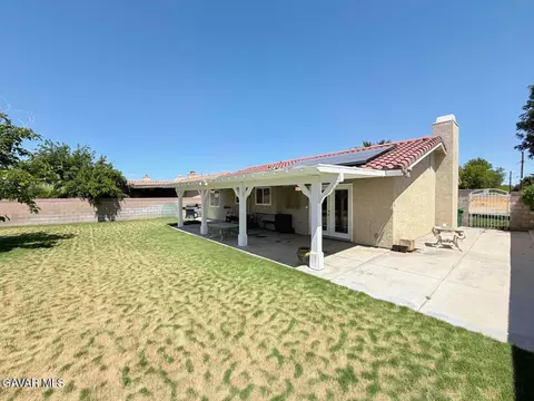 Exterior - 1802 Linda Ave, Lancaster, CA 93534 photo 7 of 10