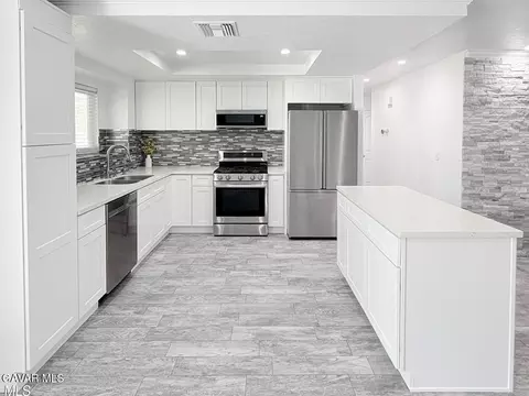 Kitchen - 1802 Linda Ave, Lancaster, CA 93534 photo 1 of 5