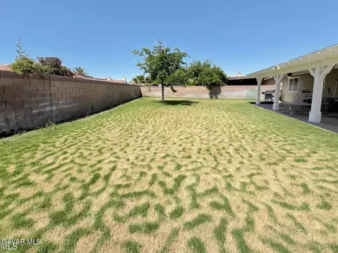 Exterior - 1802 Linda Ave, Lancaster, CA 93534 photo 8 of 10