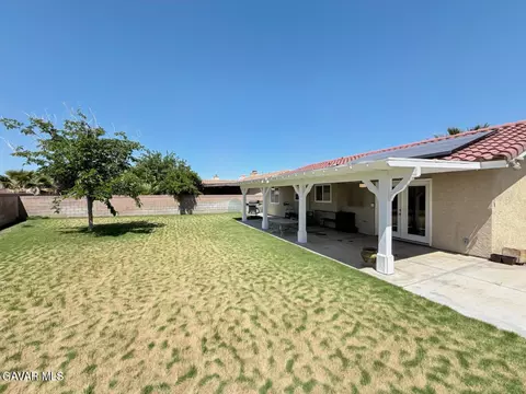 Exterior - 1802 Linda Ave, Lancaster, CA 93534 photo 5 of 10
