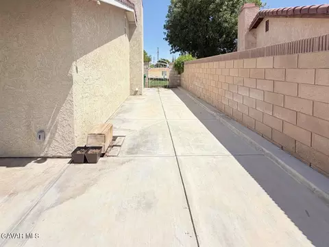 Exterior - 1802 Linda Ave, Lancaster, CA 93534 photo 6 of 10