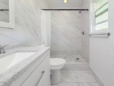 Bath - 1802 Linda Ave, Lancaster, CA 93534 photo 3 of 3