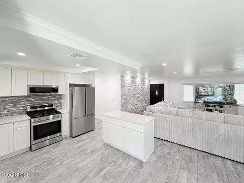 Kitchen - 1802 Linda Ave, Lancaster, CA 93534 photo 3 of 5