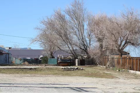 82 Nd St East Pearblossom Hwy, Littlerock, CA 93543