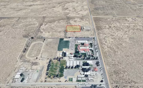 170 Th St E, Lancaster, CA 93535