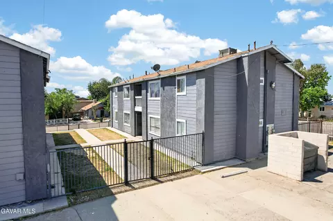 1300 Flower St #A-D, Bakersfield, CA 93305