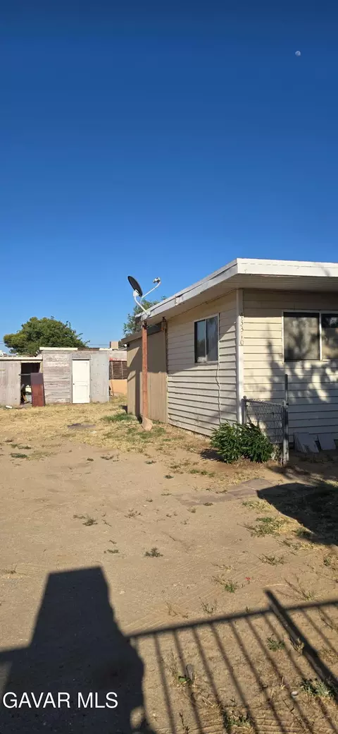 Exterior - 43310 Fairglen Rd, Lancaster, CA 93535 photo 12 of 13
