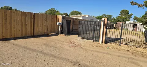 Exterior - 43310 Fairglen Rd, Lancaster, CA 93535 photo 7 of 13