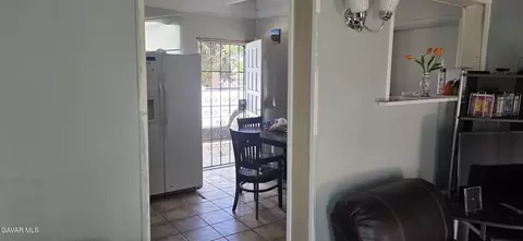 Entry Way - 43310 Fairglen Rd, Lancaster, CA 93535 photo 1 of 19