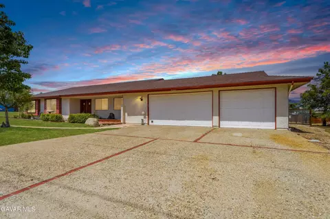 21041 Lonely Ln, Tehachapi, CA 93561