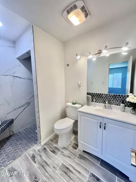 Bath - 45430 Andale Ave, Lancaster, CA 93535 photo 3 of 6