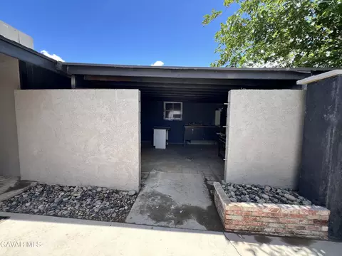 Exterior - 45430 Andale Ave, Lancaster, CA 93535 photo 6 of 11