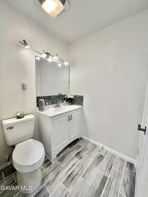 Bath - 45430 Andale Ave, Lancaster, CA 93535 photo 6 of 6
