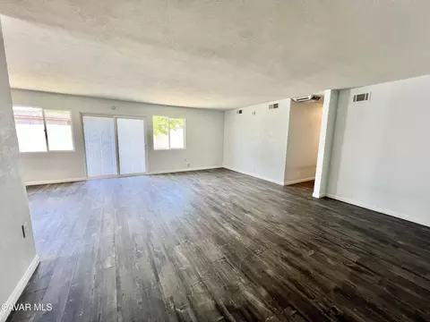 Living - 45430 Andale Ave, Lancaster, CA 93535 photo 2 of 4