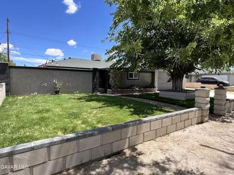 Exterior - 45430 Andale Ave, Lancaster, CA 93535 photo 3 of 11