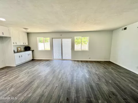 Living - 45430 Andale Ave, Lancaster, CA 93535 photo 3 of 4