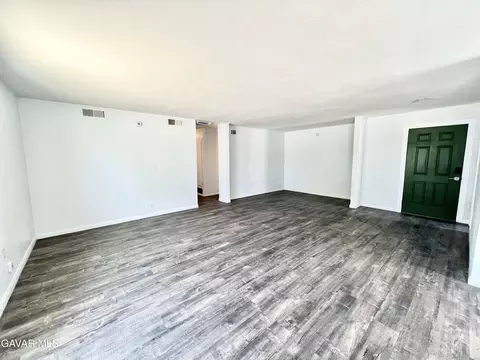 Living - 45430 Andale Ave, Lancaster, CA 93535 photo 4 of 4