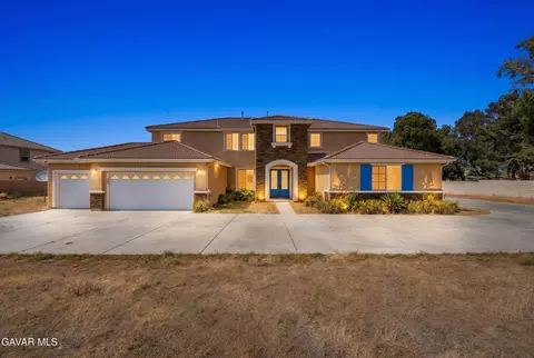 658 Lago Lindo Rd E, Palmdale, CA 93550
