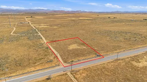 10500 Ave D W, Lancaster, CA 93536