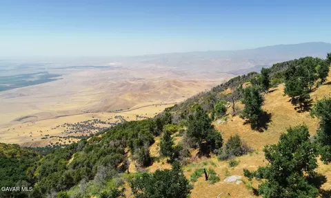 27120 El Camino Dr, Tehachapi, CA 93561 photo 5