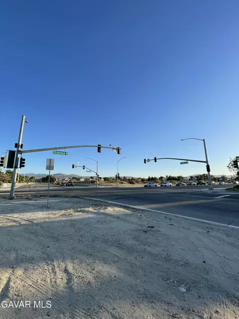 55 Th Ste Vic Avenue R Ste, Palmdale, CA 93550