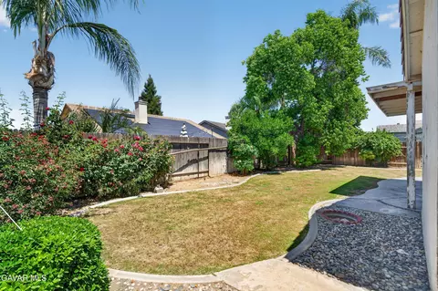 Exterior - 6710 Leaf Valley Dr, Bakersfield, CA 93313 photo 3 of 3