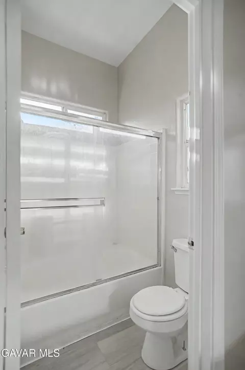 Bath - 6710 Leaf Valley Dr, Bakersfield, CA 93313 photo 3 of 3