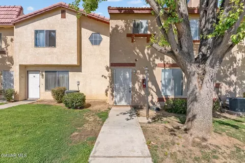 1750 Avenue Q14 E #17, Palmdale, CA 93550